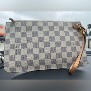 Louis Vuitton Pochette